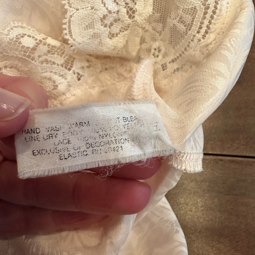 Vintage Wacoal Satin Camisole Lace Trim White size Large - Picture 6 of 6